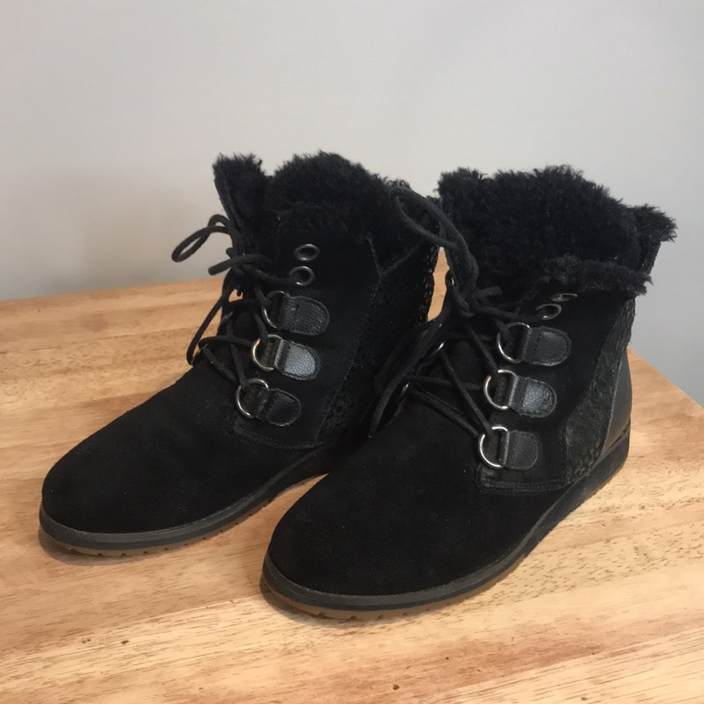 EMU Australia Black Short Lace-Up UGG Boots 6